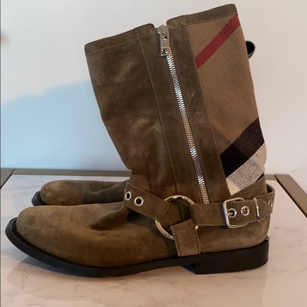 Brand new never worn Burberry boots